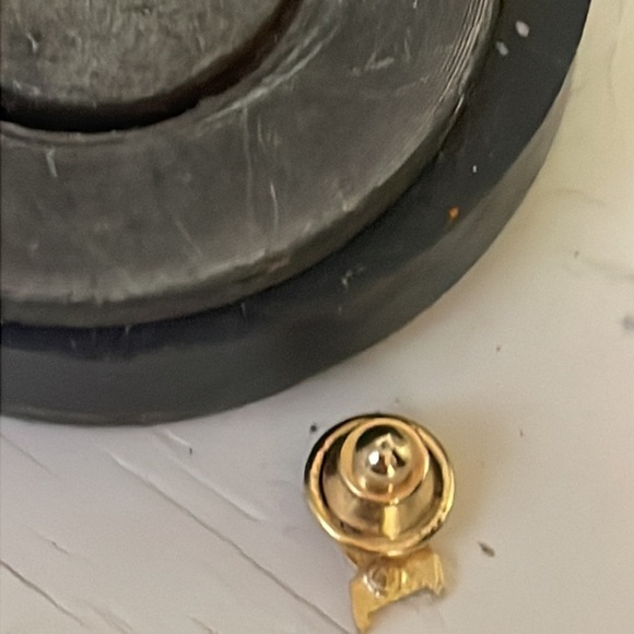 0.5” Pinmart’s gold tone number 100 hat lapel pin tie tack - Picture 9 of 10